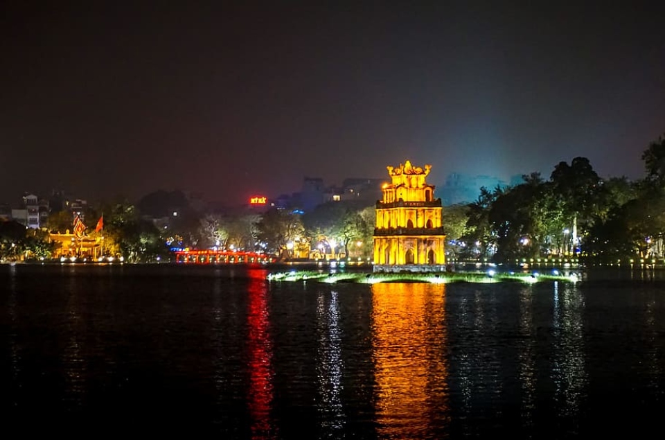 Hanoi Nightlife Blossoming