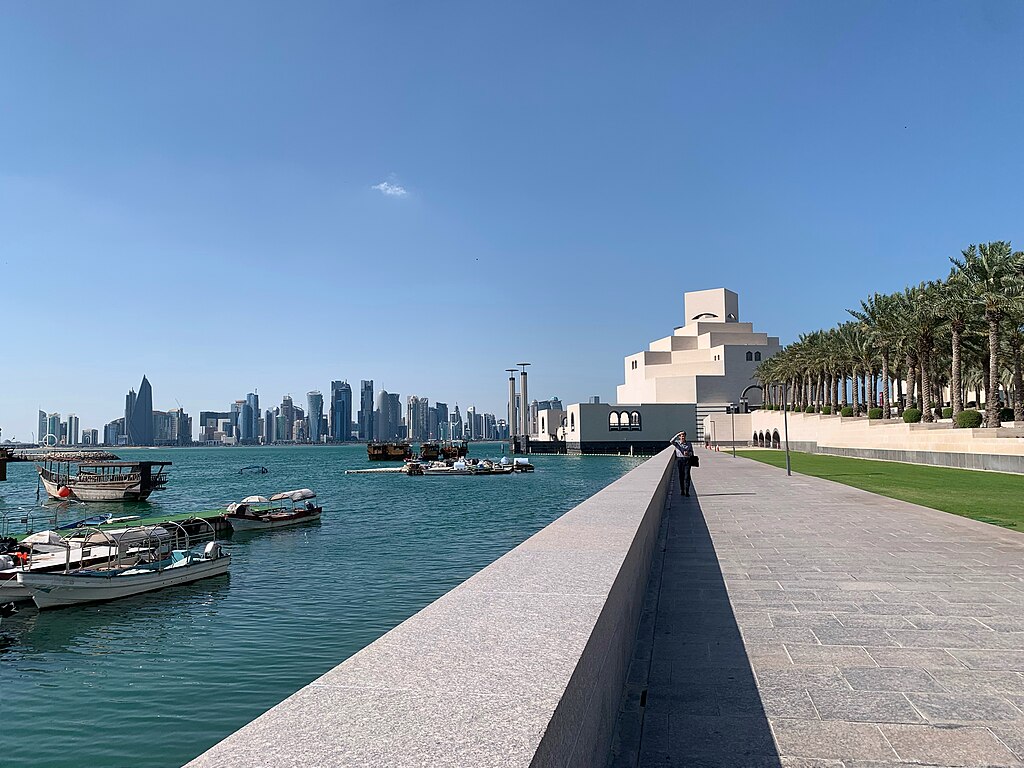 Doha_-_towards_the_islamic_art_museum