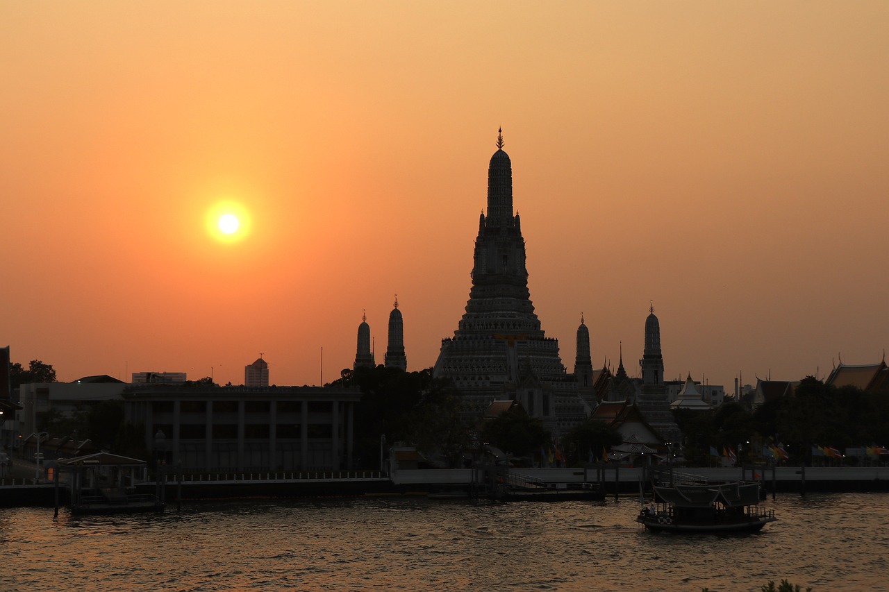 wat-arun-5463086_1280