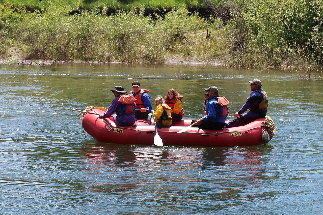 boat-trip-3697681_1280
