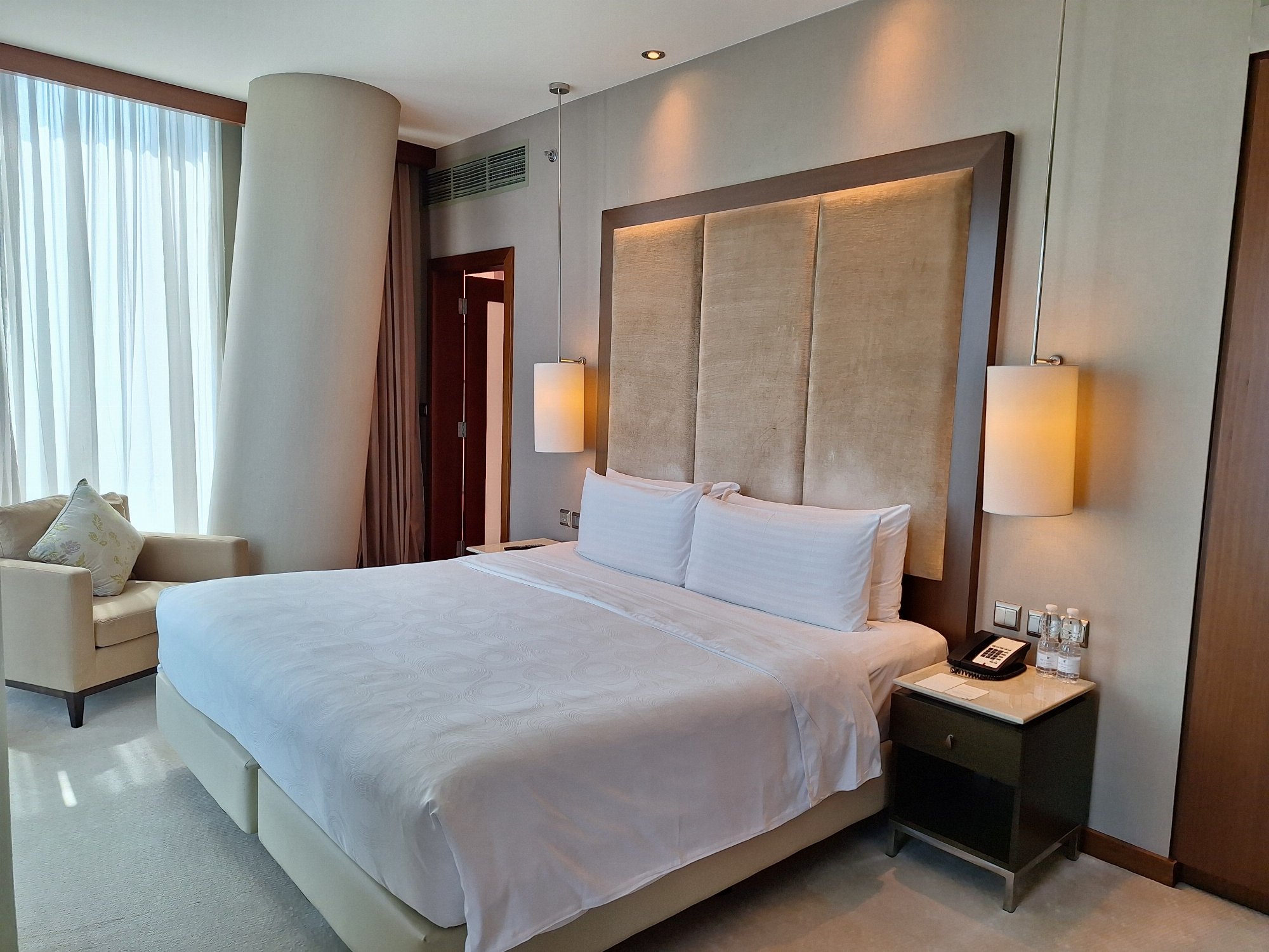 Exploring the Features That Set the Best Hotels in Qatar Apart