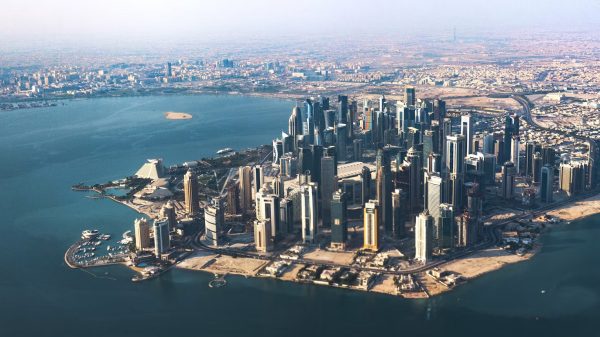 Complete Guide to Planning a Productive Dubai Stopover Between Flights for Business Travelers
